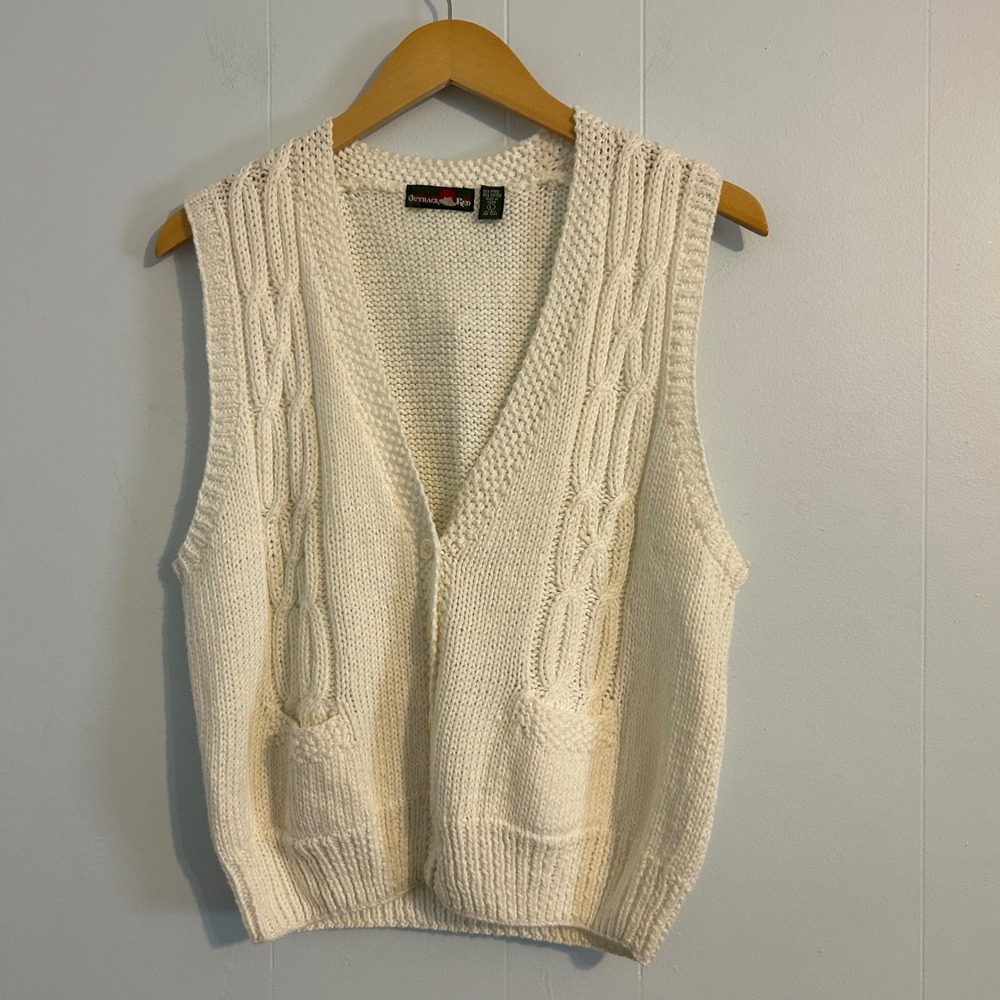 Outback Red Cream Cable-Knit V-Neck Sweater Vest